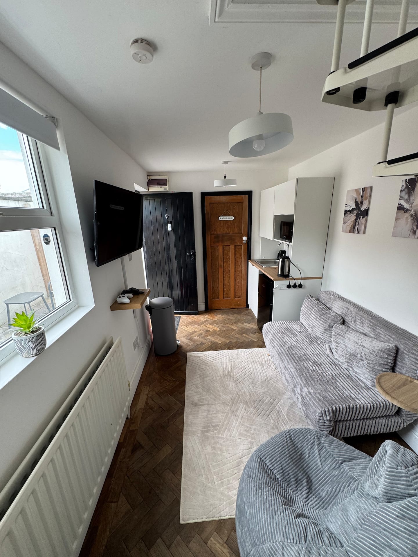 Stylish Private Coach House | Near Central London photo 1