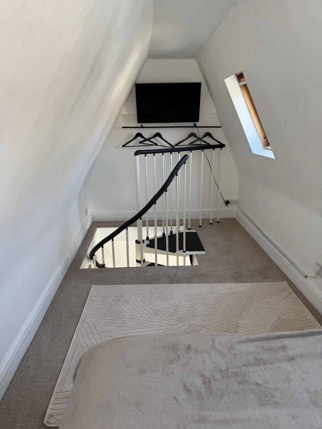 Stylish Private Coach House | Near Central London photo 10