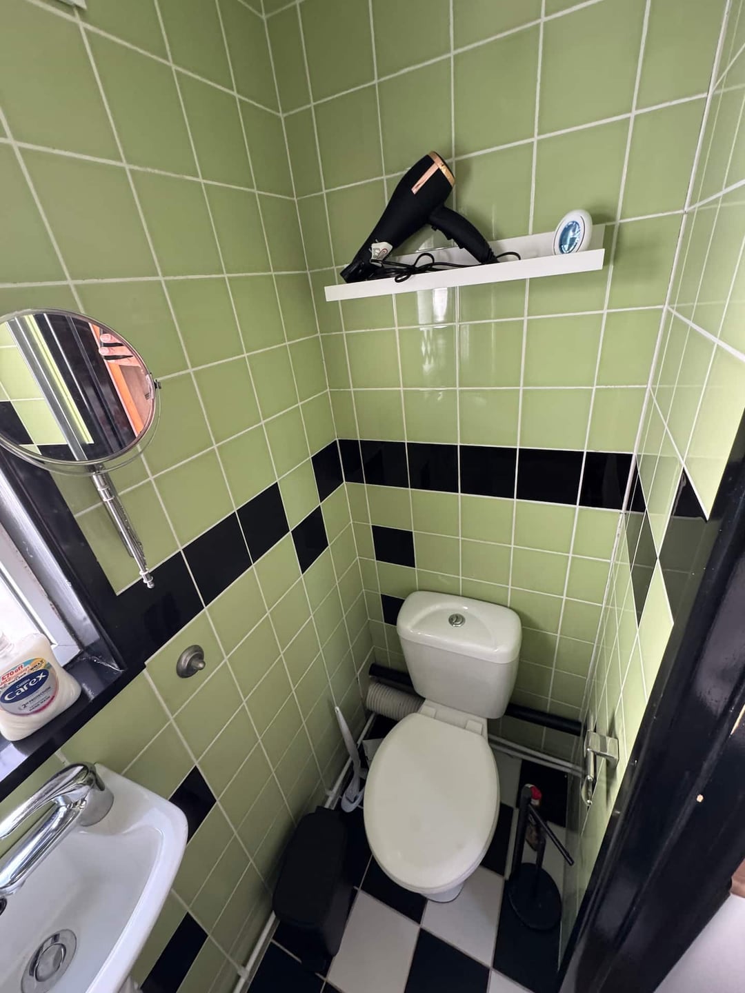 Stylish Private Coach House | Near Central London photo 13
