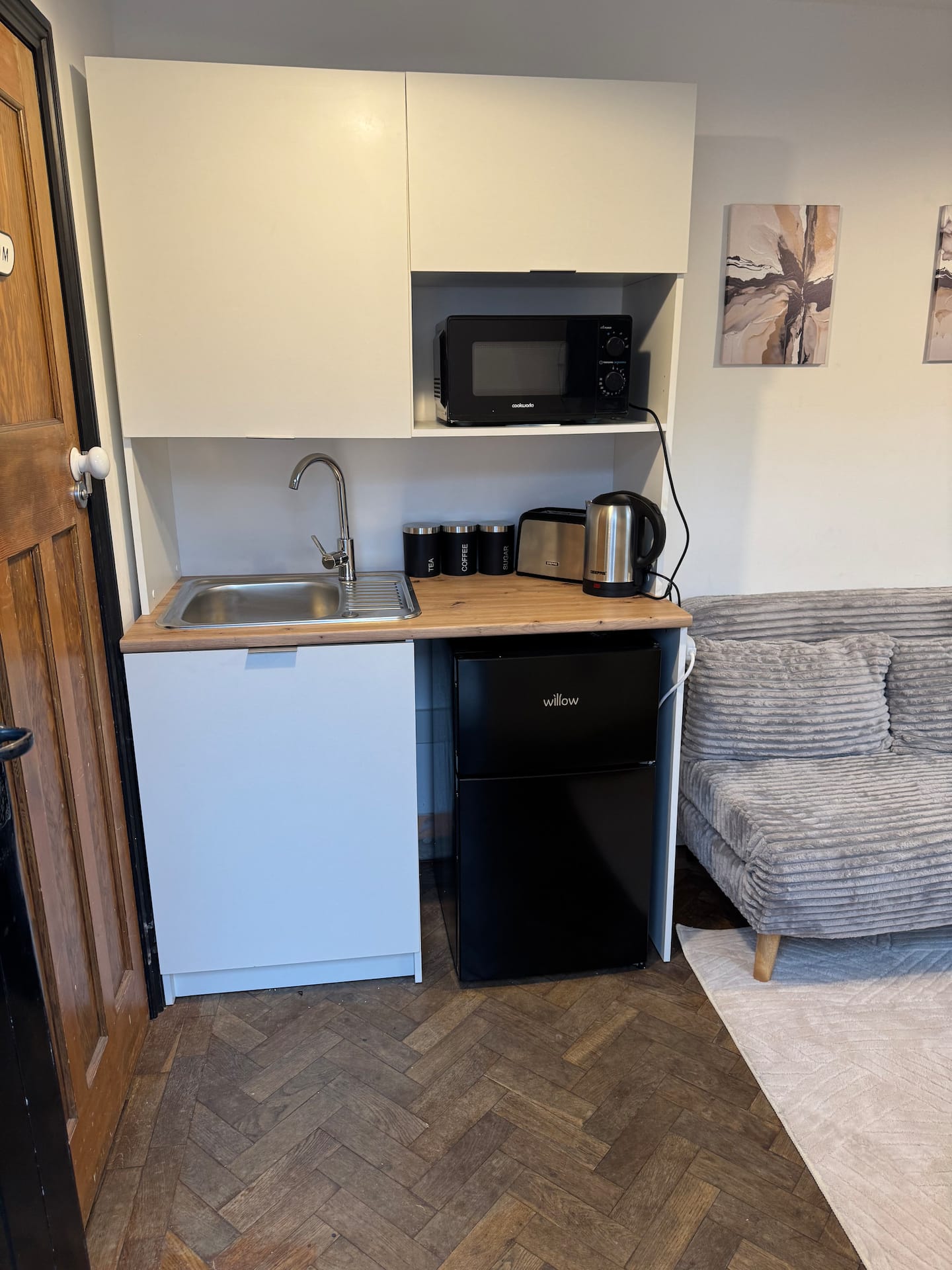 Stylish Private Coach House | Near Central London photo 3