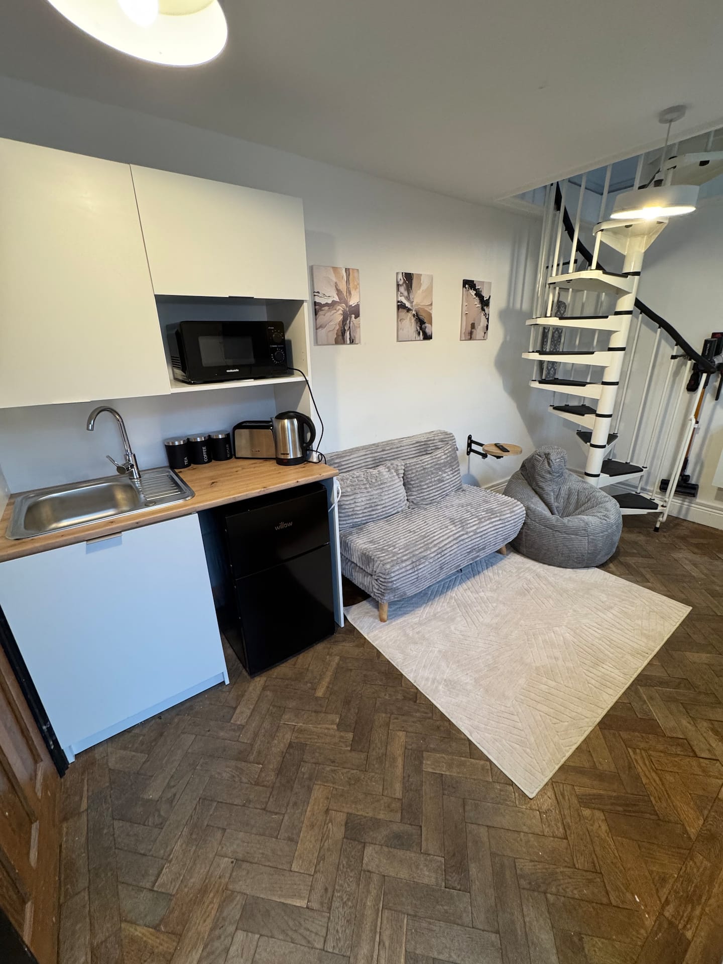 Stylish Private Coach House | Near Central London photo 4