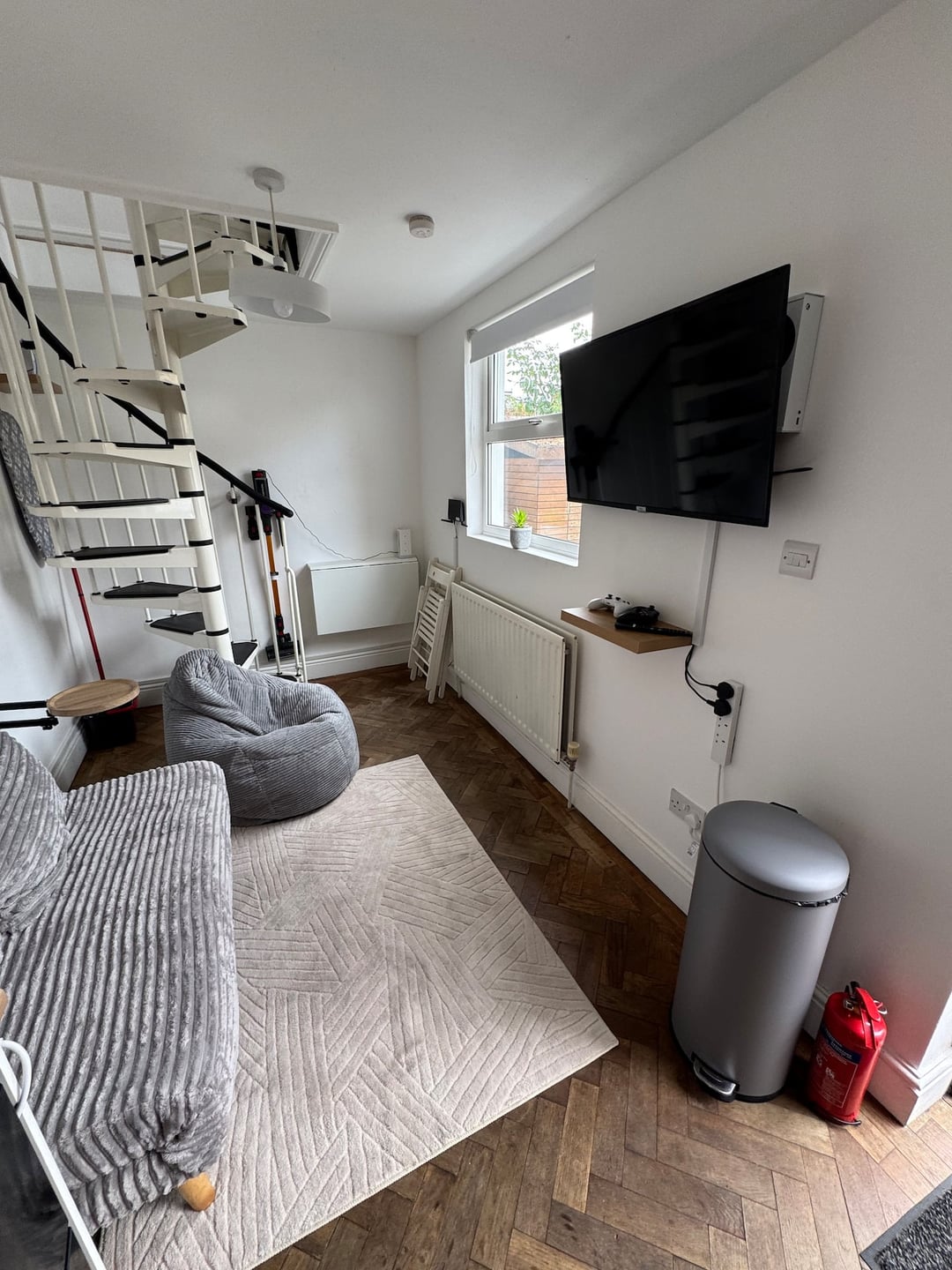 Stylish Private Coach House | Near Central London photo 8