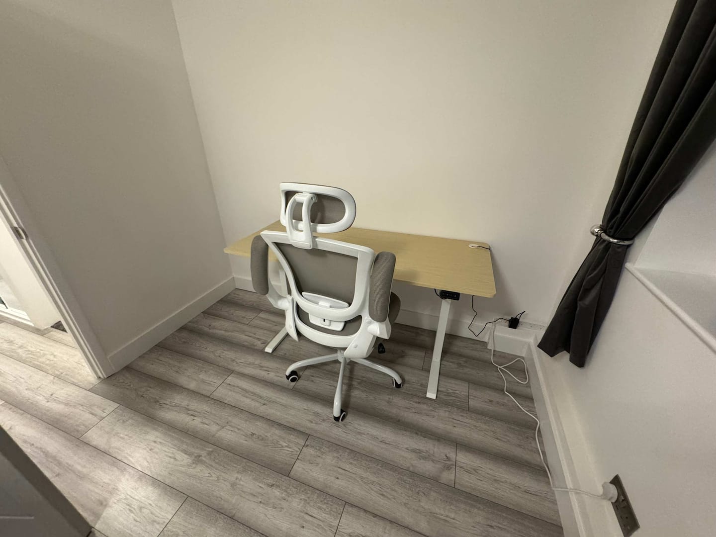 London Skyline Views | PS5 & Free Parking, 2 BR photo 7